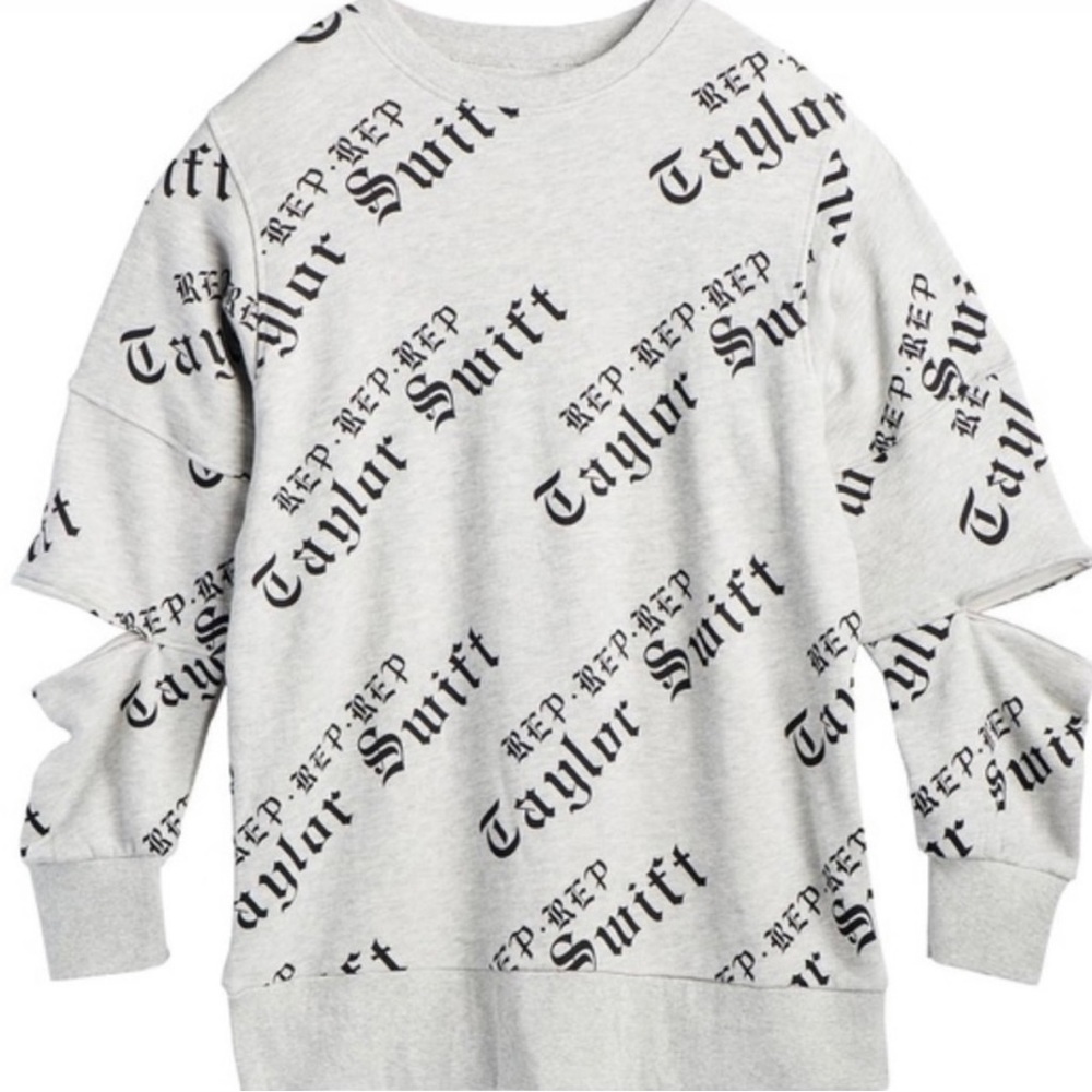 Taylor Swift oversized Reputation sweater dress